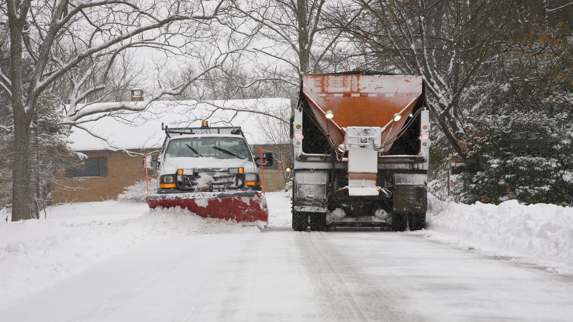 When Should You Sign Up for a Commercial Snow Removal Service?
