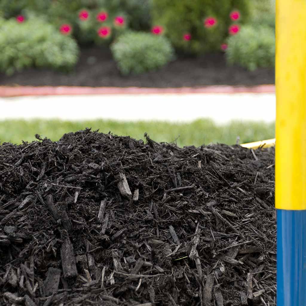 5 Organic Mulches Recommended by Our Lawn Care Powell, OH Specialists